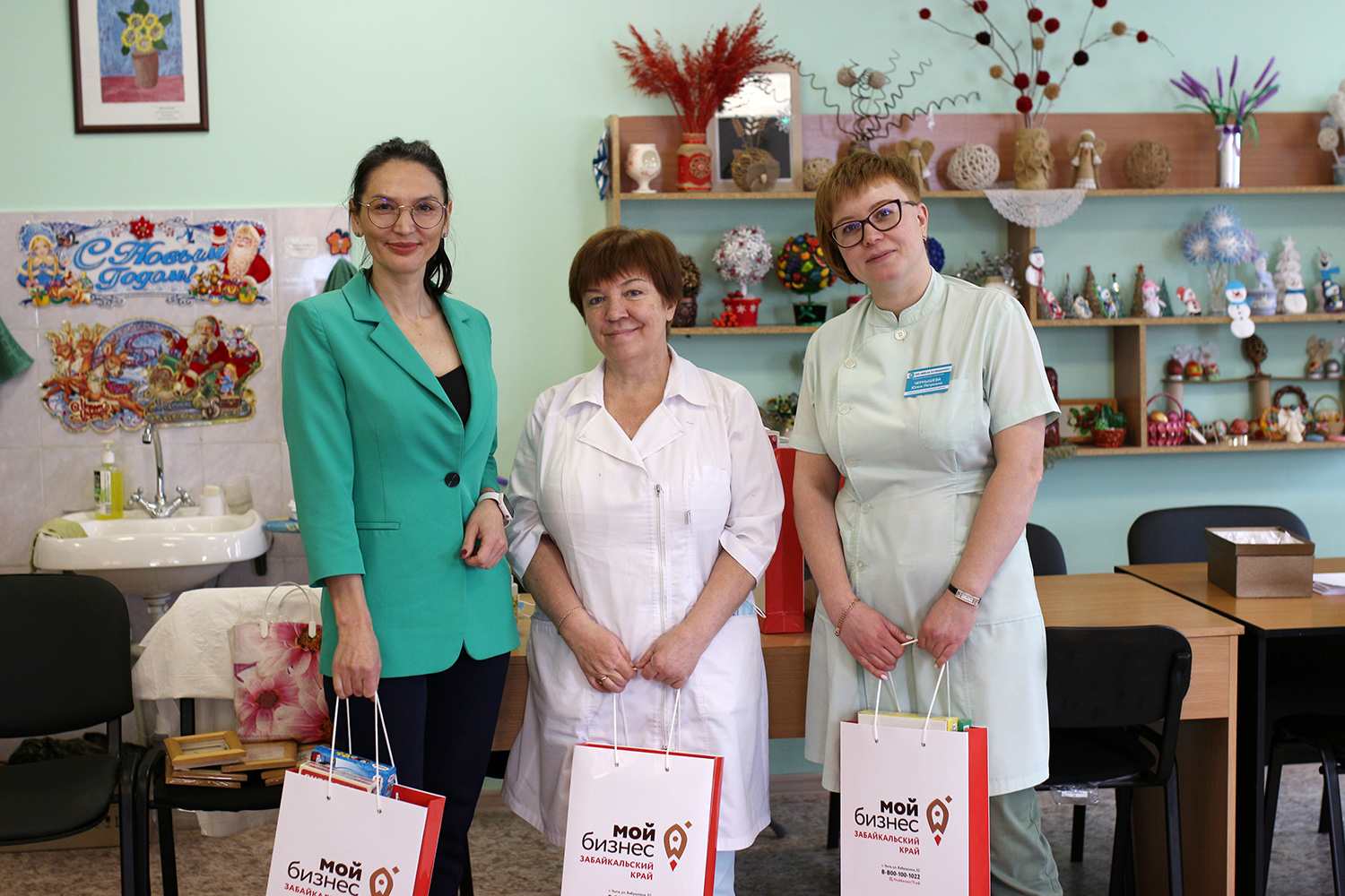 Забайкальский микрофинансовый центр закупил подарки для проходящих лечение детей